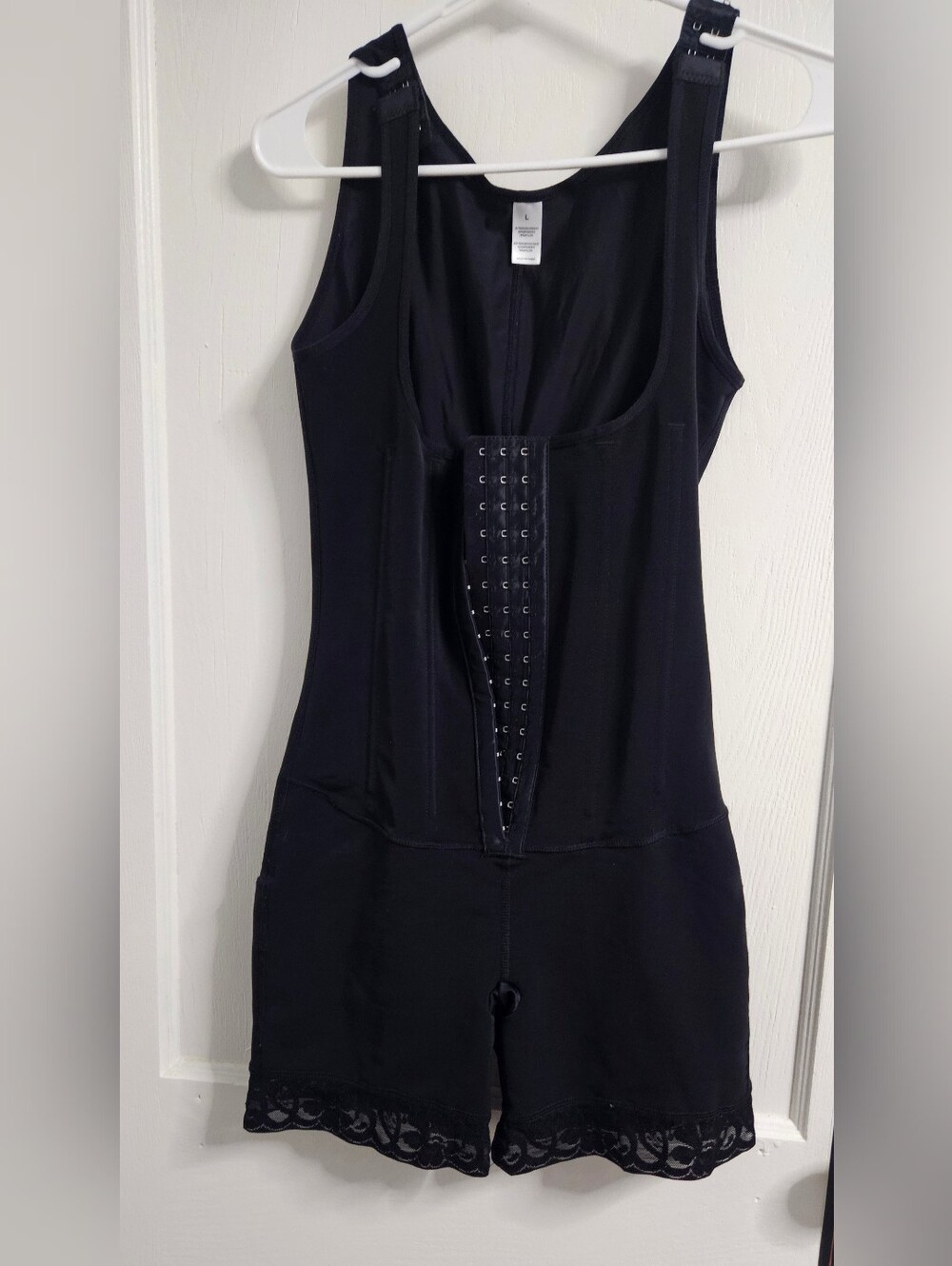 Black full-body compression shapewear / faja in Size Large